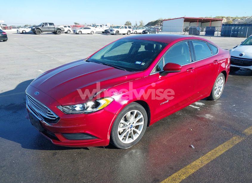 Photo 2 of 2017 Ford Fusion HYBRID SE (VIN 3FA6P0LU6HR261025)