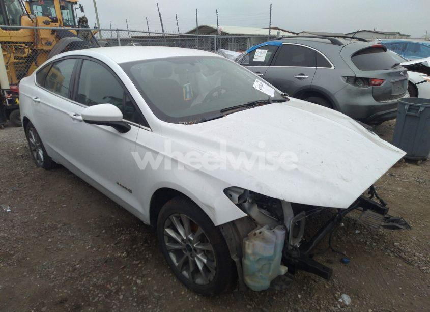 2017 Ford Fusion HYBRID SE (VIN 3FA6P0LU6HR344535) main photo