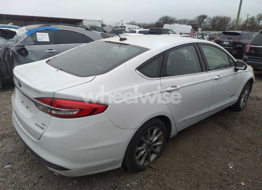Photo 4 of 2017 Ford Fusion HYBRID SE (VIN 3FA6P0LU6HR344535)