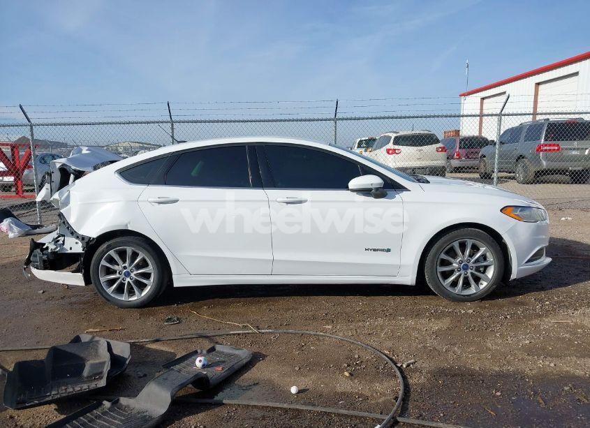 Photo 14 of 2017 Ford Fusion HYBRID SE (VIN 3FA6P0LU6HR355129)