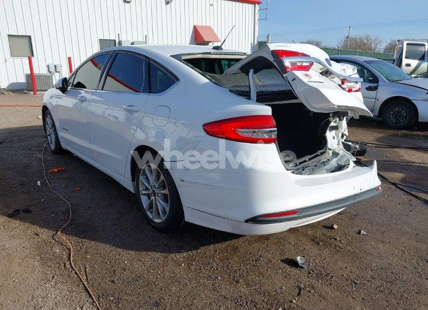 Photo 3 of 2017 Ford Fusion HYBRID SE (VIN 3FA6P0LU6HR355129)