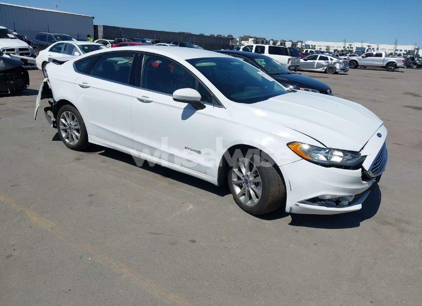 2017 Ford Fusion HYBRID SE (VIN 3FA6P0LU6HR357477) main photo