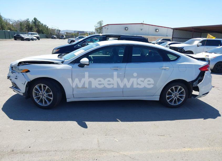 Photo 13 of 2017 Ford Fusion HYBRID SE (VIN 3FA6P0LU6HR357477)