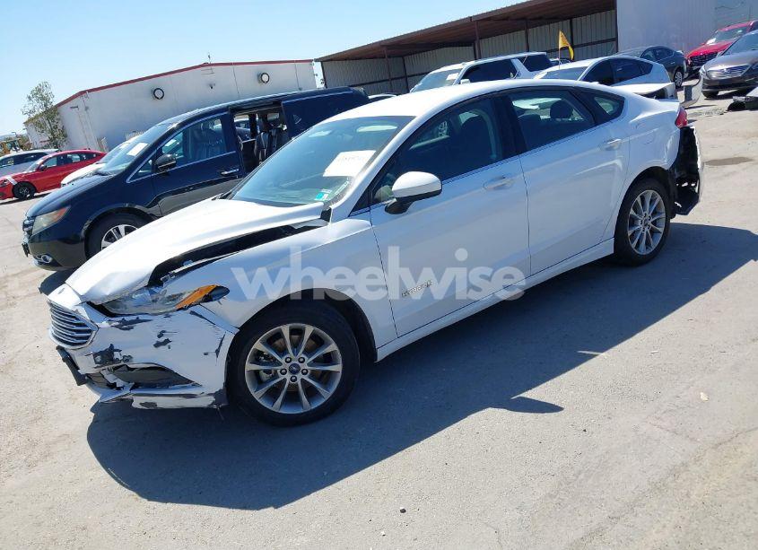Photo 2 of 2017 Ford Fusion HYBRID SE (VIN 3FA6P0LU6HR357477)