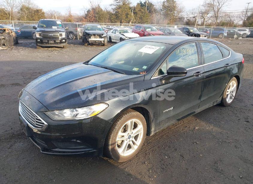 Photo 2 of 2018 Ford Fusion HYBRID SE (VIN 3FA6P0LU6JR116220)