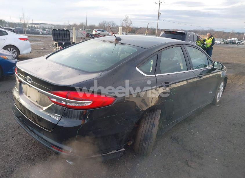 Photo 4 of 2018 Ford Fusion HYBRID SE (VIN 3FA6P0LU6JR116220)