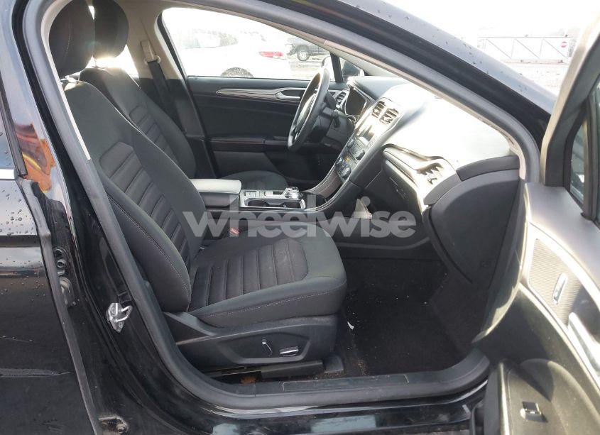 Photo 5 of 2018 Ford Fusion HYBRID SE (VIN 3FA6P0LU6JR116220)