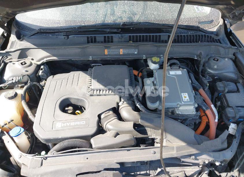 Photo 10 of 2018 Ford Fusion HYBRID SE (VIN 3FA6P0LU6JR118226)