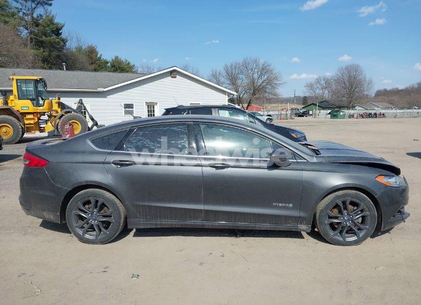 Photo 14 of 2018 Ford Fusion HYBRID SE (VIN 3FA6P0LU6JR118226)