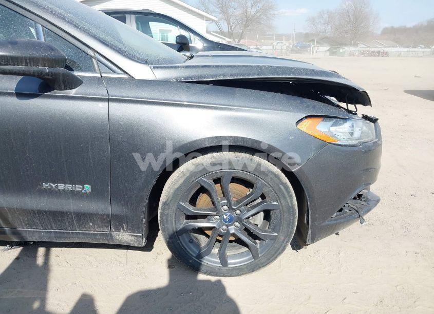 Photo 18 of 2018 Ford Fusion HYBRID SE (VIN 3FA6P0LU6JR118226)