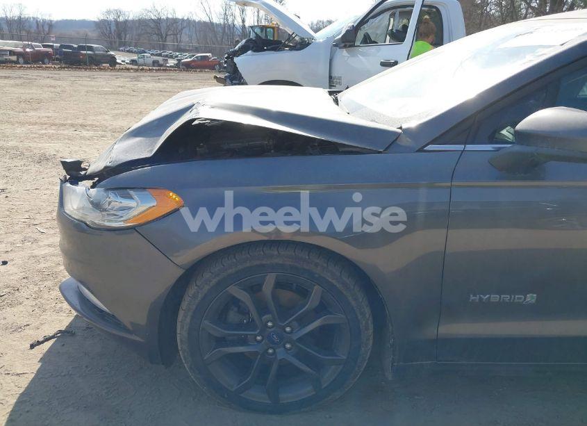 Photo 19 of 2018 Ford Fusion HYBRID SE (VIN 3FA6P0LU6JR118226)