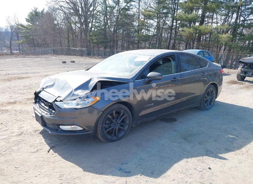 Photo 2 of 2018 Ford Fusion HYBRID SE (VIN 3FA6P0LU6JR118226)