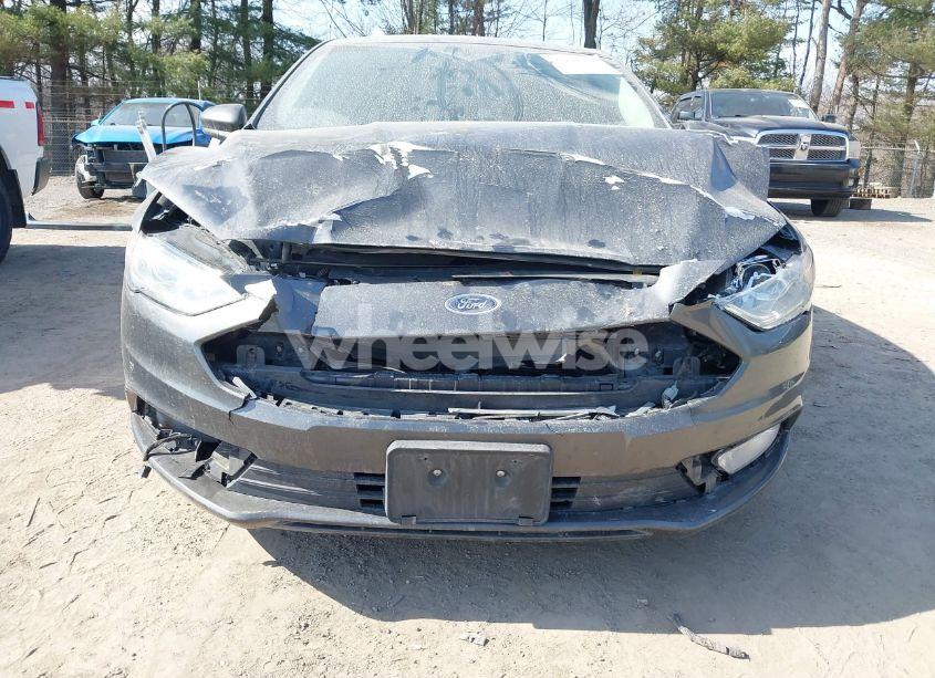 Photo 6 of 2018 Ford Fusion HYBRID SE (VIN 3FA6P0LU6JR118226)