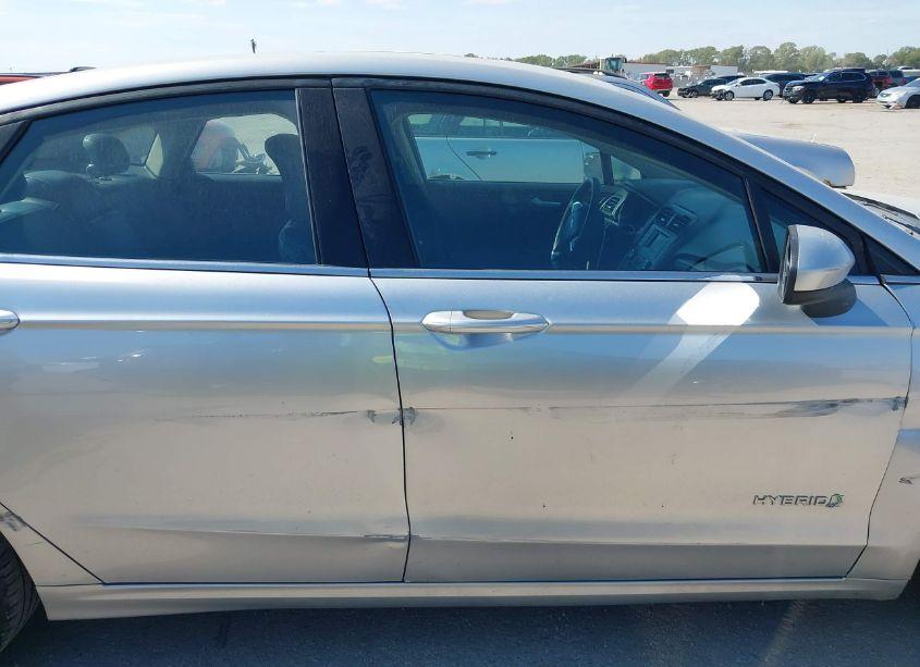 Photo 13 of 2018 Ford Fusion HYBRID SE (VIN 3FA6P0LU6JR207309)