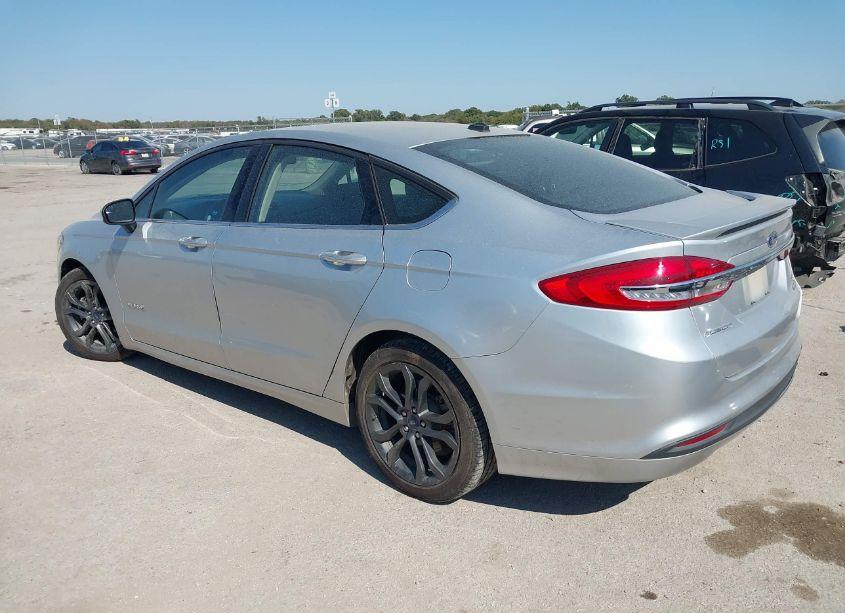 Photo 3 of 2018 Ford Fusion HYBRID SE (VIN 3FA6P0LU6JR207309)