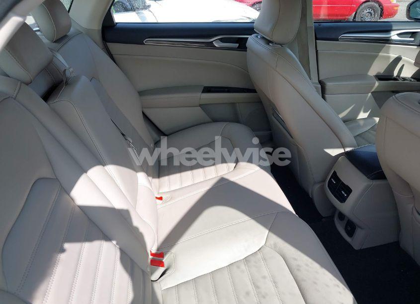 Photo 8 of 2018 Ford Fusion HYBRID SE (VIN 3FA6P0LU6JR227205)