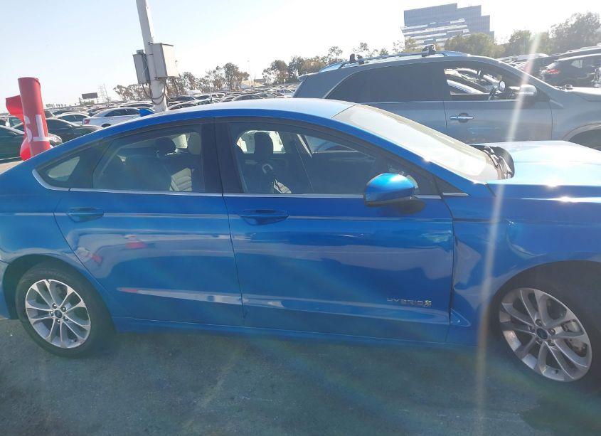 Photo 13 of 2019 Ford Fusion HYBRID SE (VIN 3FA6P0LU6KR143919)