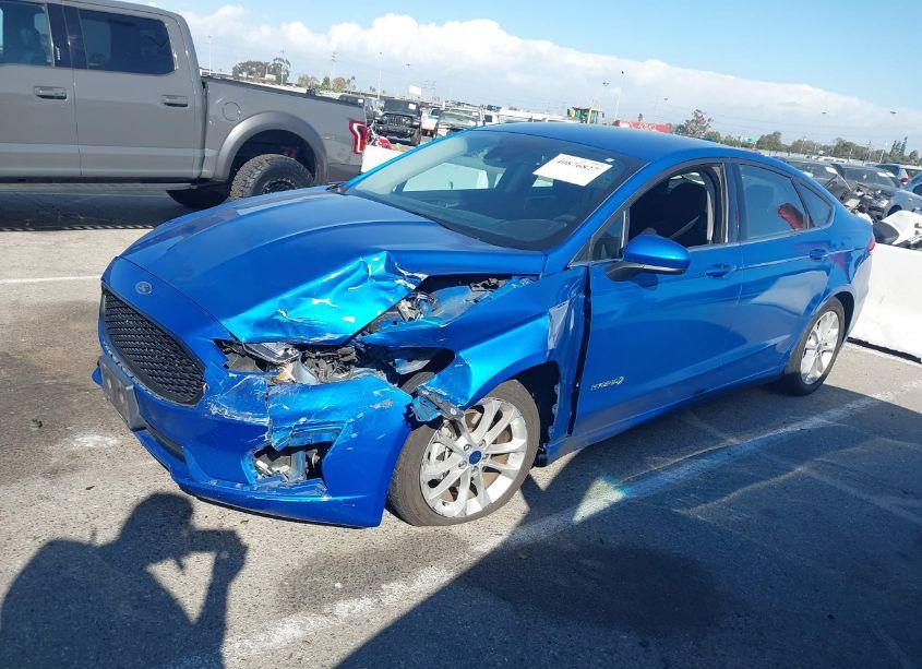 Photo 2 of 2019 Ford Fusion HYBRID SE (VIN 3FA6P0LU6KR143919)