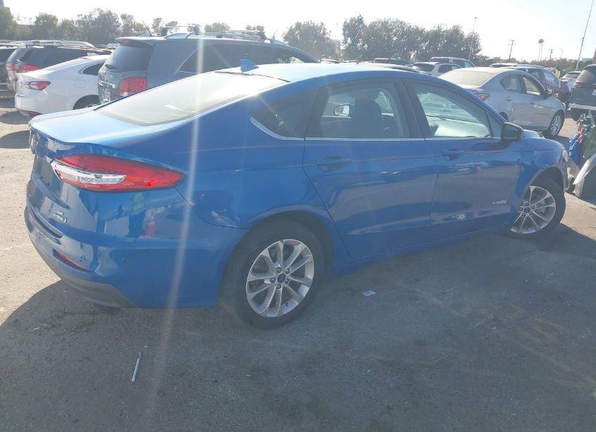 Photo 4 of 2019 Ford Fusion HYBRID SE (VIN 3FA6P0LU6KR143919)