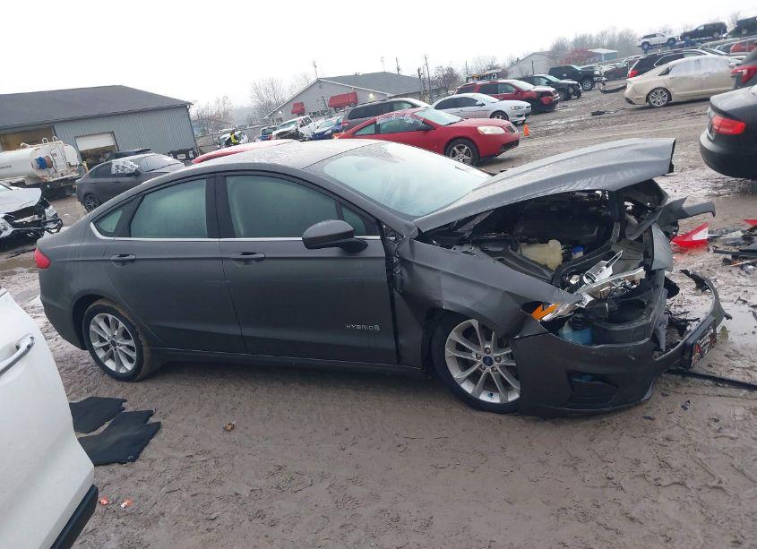 Photo 13 of 2019 Ford Fusion HYBRID SE (VIN 3FA6P0LU6KR158226)