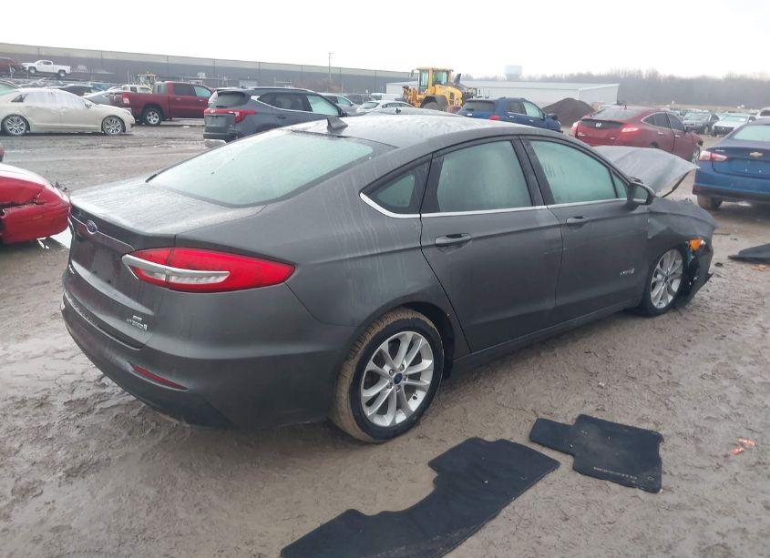 Photo 4 of 2019 Ford Fusion HYBRID SE (VIN 3FA6P0LU6KR158226)
