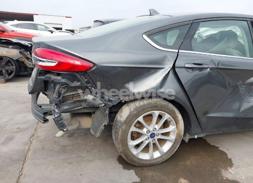 Photo 12 of 2019 Ford Fusion HYBRID SE (VIN 3FA6P0LU6KR183899)