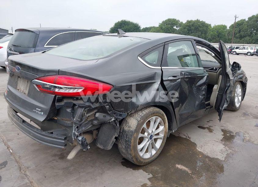 Photo 4 of 2019 Ford Fusion HYBRID SE (VIN 3FA6P0LU6KR183899)