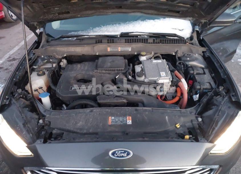Photo 10 of 2019 Ford Fusion HYBRID SE (VIN 3FA6P0LU6KR192778)