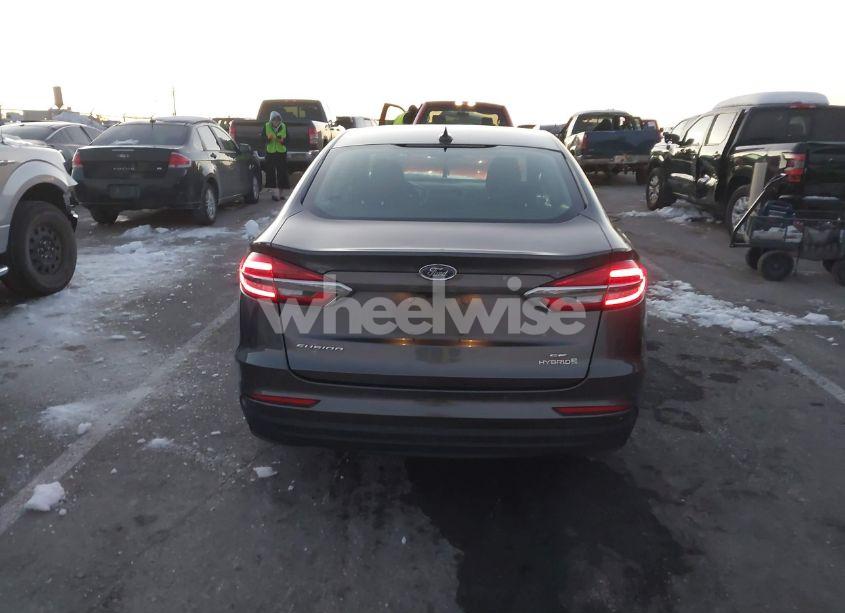 Photo 16 of 2019 Ford Fusion HYBRID SE (VIN 3FA6P0LU6KR192778)