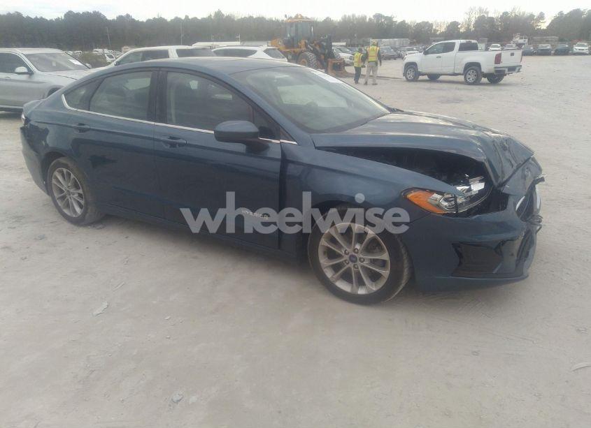 2019 Ford Fusion HYBRID SE (VIN 3FA6P0LU6KR208543) main photo