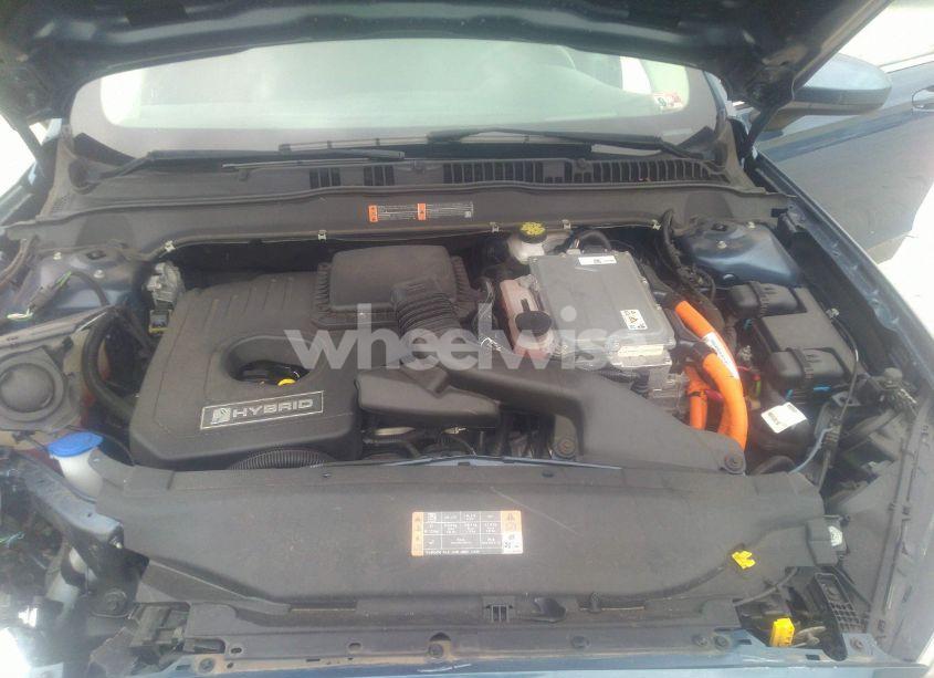 Photo 10 of 2019 Ford Fusion HYBRID SE (VIN 3FA6P0LU6KR208543)