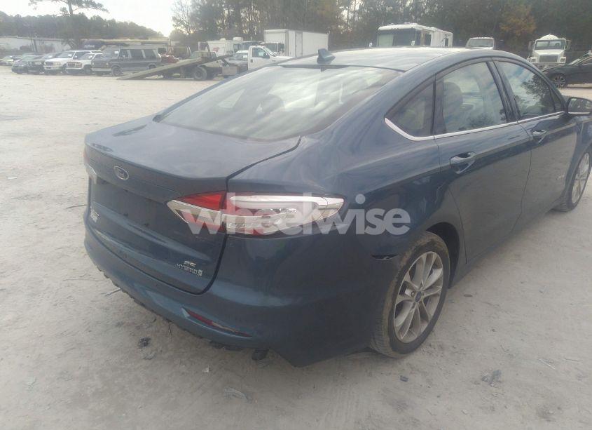 Photo 18 of 2019 Ford Fusion HYBRID SE (VIN 3FA6P0LU6KR208543)