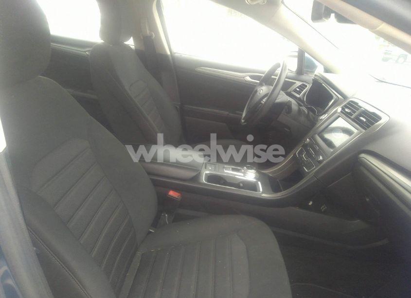 Photo 5 of 2019 Ford Fusion HYBRID SE (VIN 3FA6P0LU6KR208543)