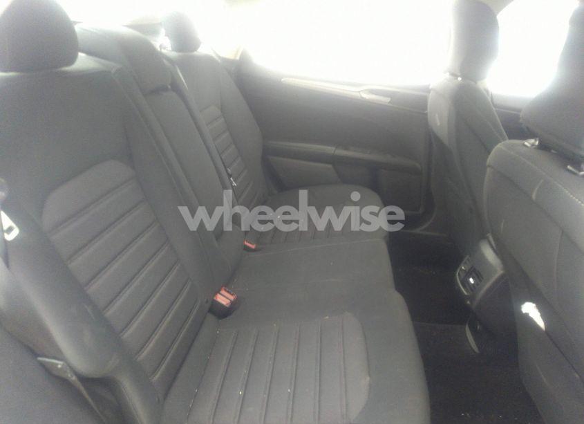 Photo 8 of 2019 Ford Fusion HYBRID SE (VIN 3FA6P0LU6KR208543)