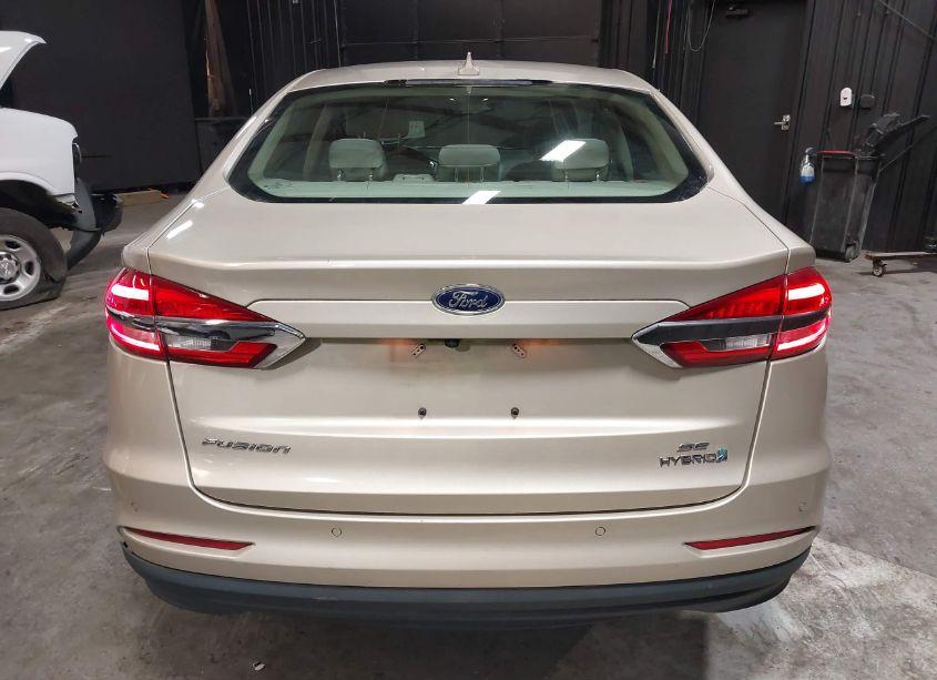 Photo 17 of 2019 Ford Fusion HYBRID SE (VIN 3FA6P0LU6KR212396)