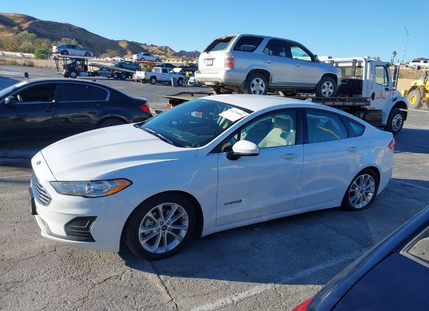 Photo 14 of 2019 Ford Fusion HYBRID SE (VIN 3FA6P0LU6KR236522)