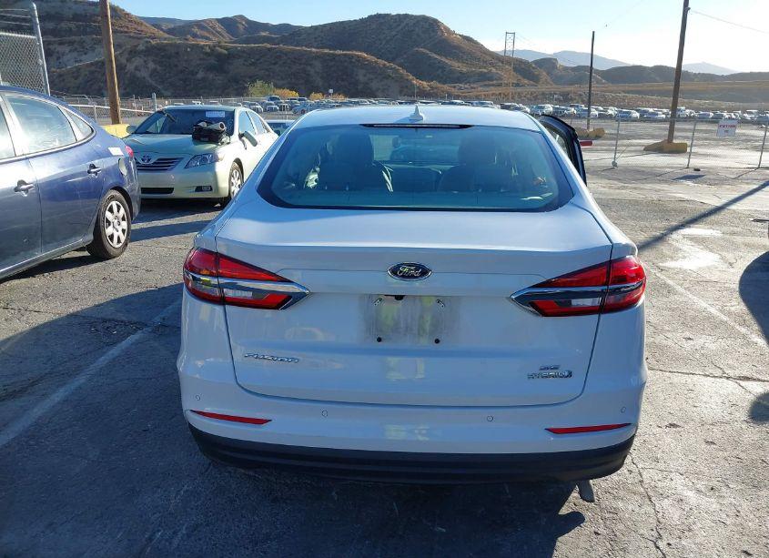 Photo 16 of 2019 Ford Fusion HYBRID SE (VIN 3FA6P0LU6KR236522)