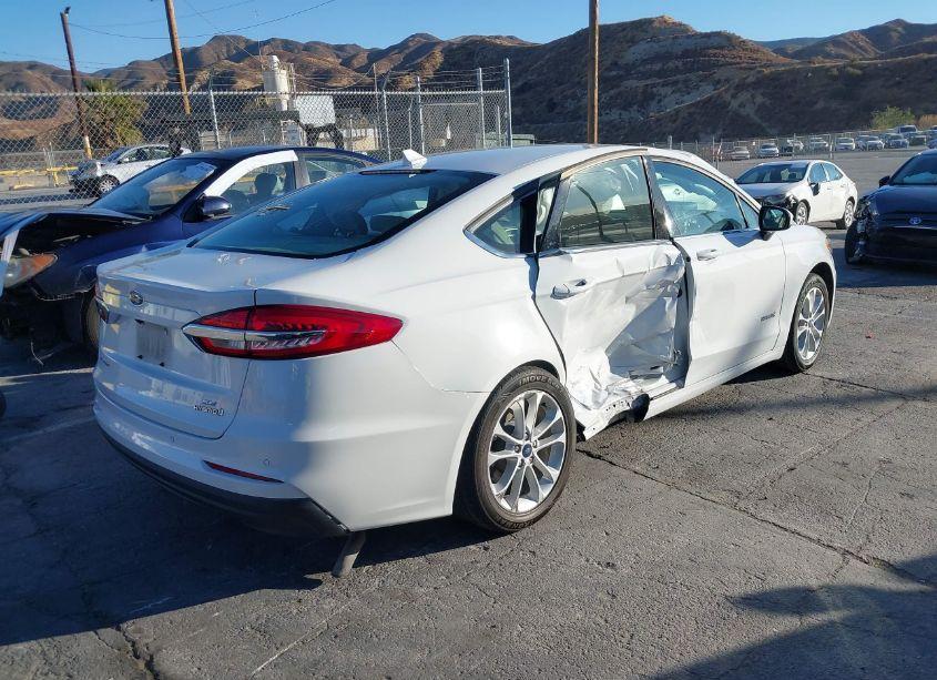 Photo 4 of 2019 Ford Fusion HYBRID SE (VIN 3FA6P0LU6KR236522)