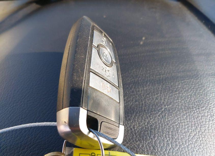 Photo 11 of 2019 Ford Fusion HYBRID SE (VIN 3FA6P0LU6KR256494)