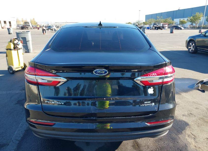 Photo 17 of 2019 Ford Fusion HYBRID SE (VIN 3FA6P0LU6KR256494)