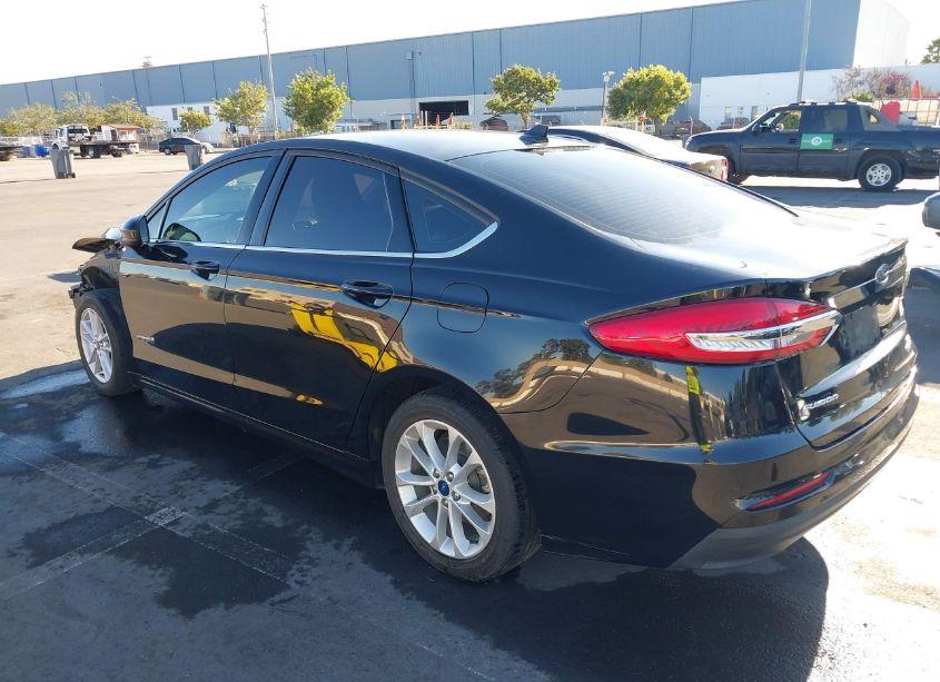 Photo 3 of 2019 Ford Fusion HYBRID SE (VIN 3FA6P0LU6KR256494)