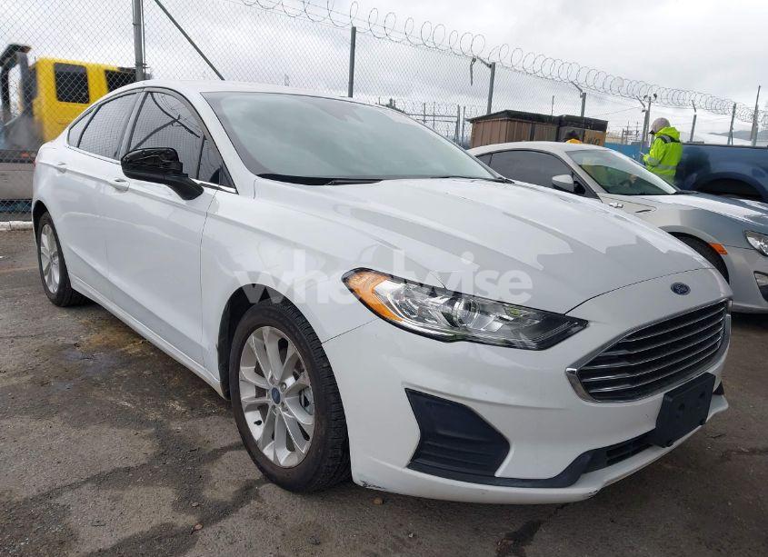 2020 Ford Fusion HYBRID SE (VIN 3FA6P0LU6LR113532) main photo