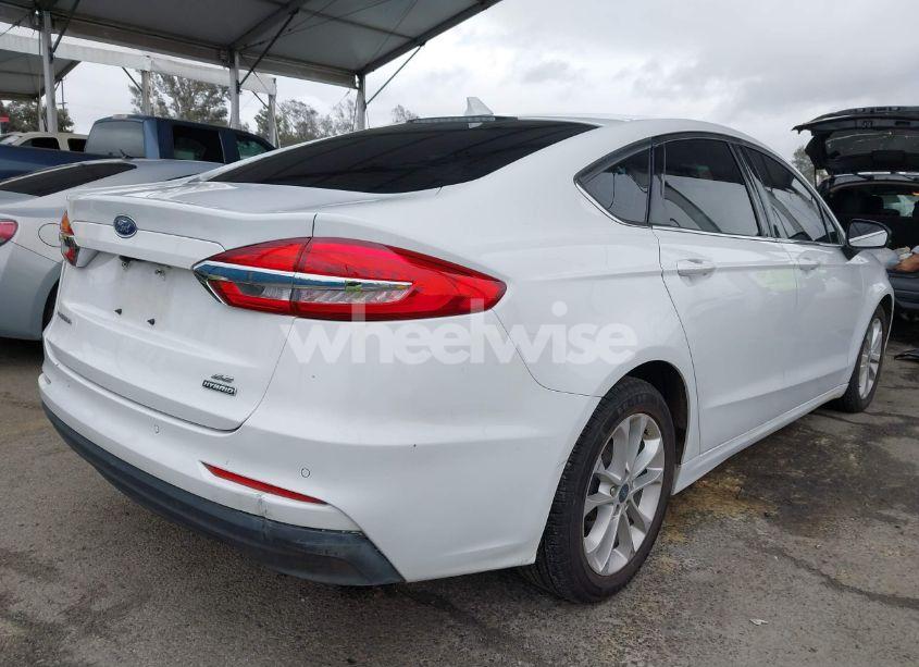 Photo 4 of 2020 Ford Fusion HYBRID SE (VIN 3FA6P0LU6LR113532)