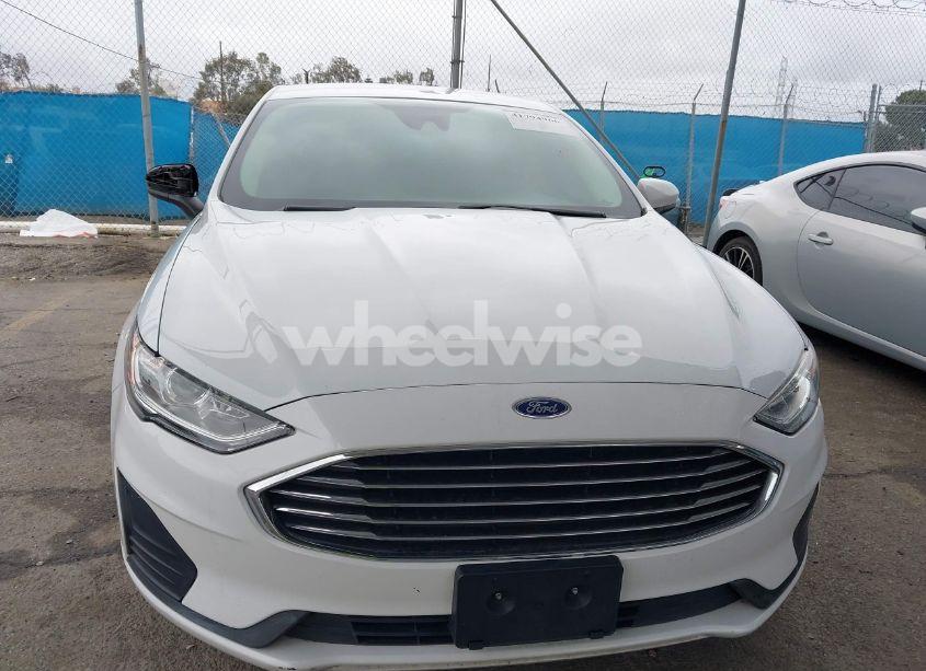Photo 6 of 2020 Ford Fusion HYBRID SE (VIN 3FA6P0LU6LR113532)