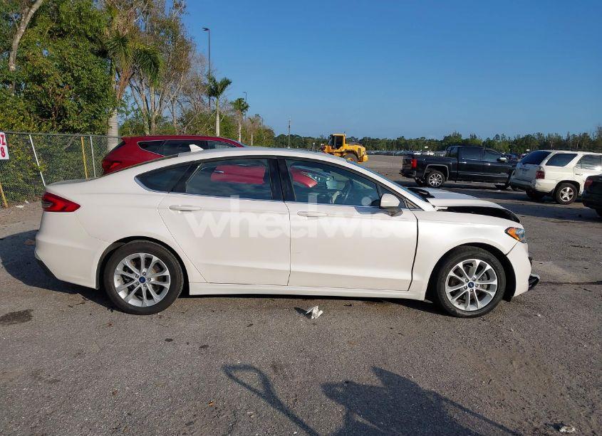 Photo 14 of 2020 Ford Fusion HYBRID SE (VIN 3FA6P0LU6LR184925)