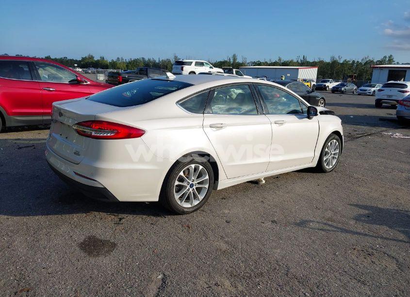 Photo 4 of 2020 Ford Fusion HYBRID SE (VIN 3FA6P0LU6LR184925)