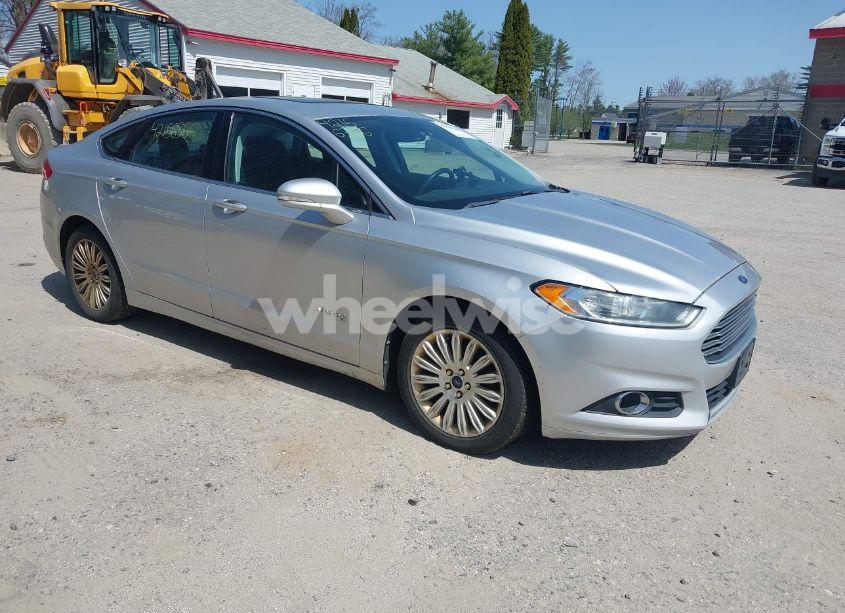 2013 Ford Fusion HYBRID SE (VIN 3FA6P0LU7DR196888) main photo
