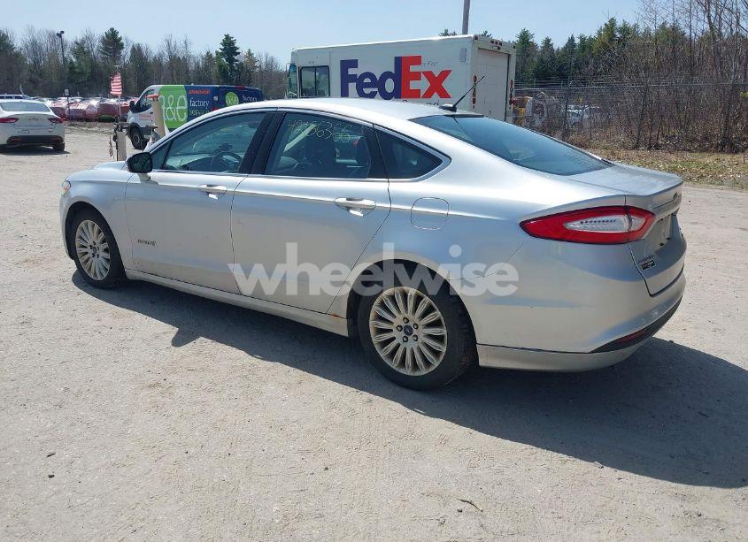 Photo 3 of 2013 Ford Fusion HYBRID SE (VIN 3FA6P0LU7DR196888)