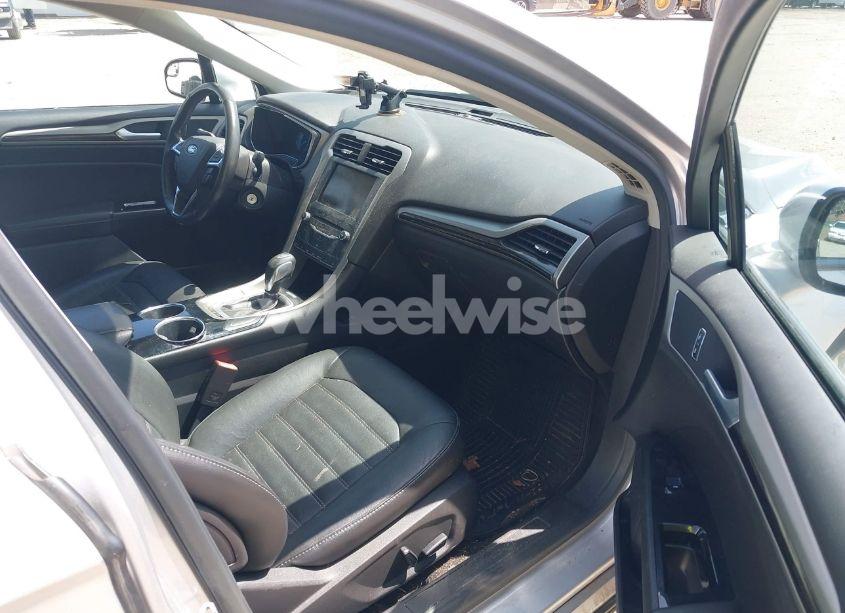 Photo 5 of 2013 Ford Fusion HYBRID SE (VIN 3FA6P0LU7DR196888)