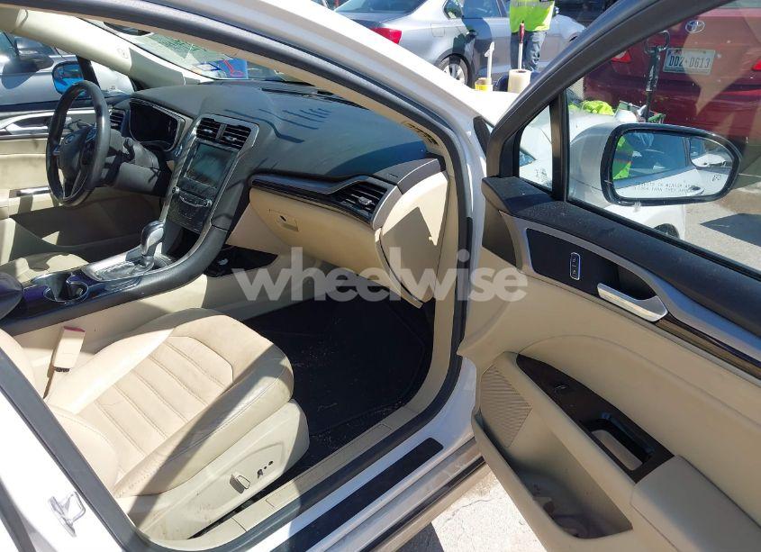 Photo 5 of 2014 Ford Fusion HYBRID SE (VIN 3FA6P0LU7ER365602)